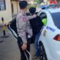 Dua pelajar SMA diamankan polisi lalu lintas (polantas) Polres Bogor saat hendak tawuran. Polisi menyita dua buah celurit yang disimpan di dalam tas kedua pelajar itu