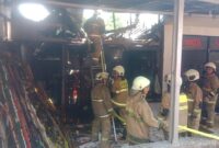 <p>Kebakaran di Halim Perdanakusuma Berhasil Dipadamkan Petugas</p>