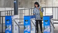<p>PT Transportasi Jakarta (Transjakarta) menegaskan bahwa Kartu Layanan Gratis (KLG) merupakan fasilitas layanan transportasi publik yang pendaftarannya 100 persen bebas biaya dan tidak untuk diperjualbelikan.</p>