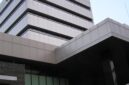 Gedung Komisi Pemberantasan Korupsi (KPK) di Kuningan, Jakarta. (Foto: Davidelit via Wikimedia Commons, domain publik)